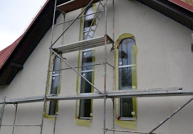 Termomodernizacja kościoła w Ożańsku - drzwi i okna