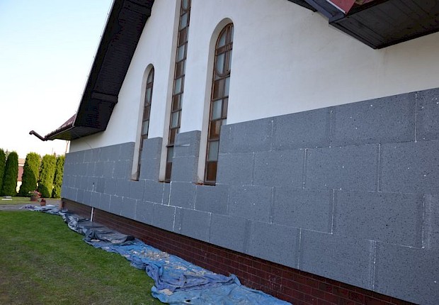 Termomodernizacja kościoła w Ożańsku - elewacja i zaplecze
