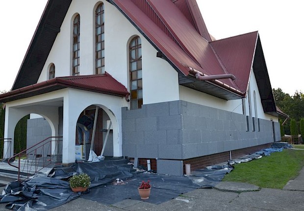 Termomodernizacja kościoła w Ożańsku - elewacja i zaplecze