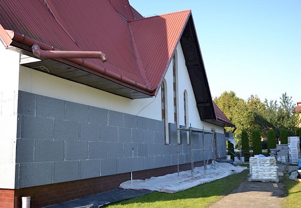 Termomodernizacja kościoła w Ożańsku - elewacja i zaplecze