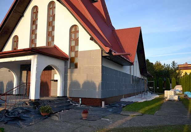 Termomodernizacja kościoła w Ożańsku - elewacja i zaplecze
