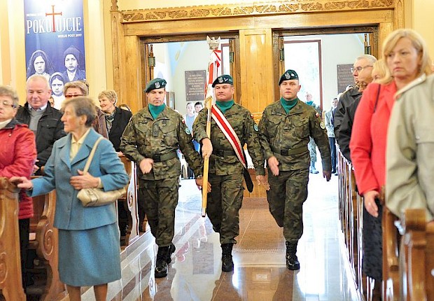 65 rocznica śmierci gen. Jarosza - Kamionki - poświęcenie i odsłonięcie tablicy pamiątkowej