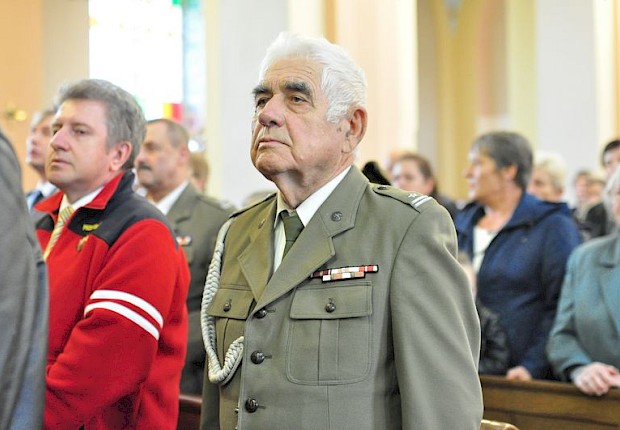 65 rocznica śmierci gen. Jarosza - Kamionki - poświęcenie i odsłonięcie tablicy pamiątkowej