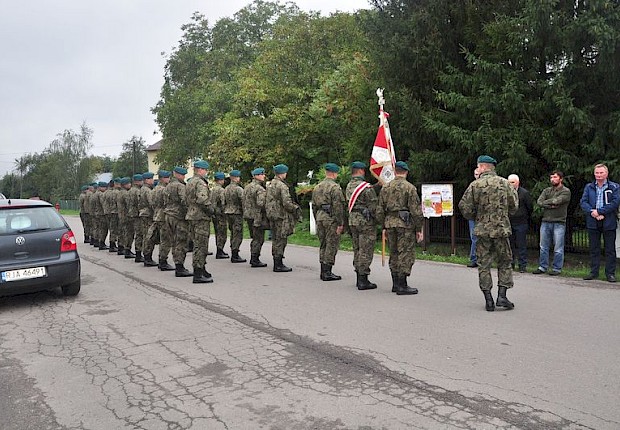 65 rocznica śmierci gen. Jarosza - Kamionki - poświęcenie i odsłonięcie tablicy pamiątkowej