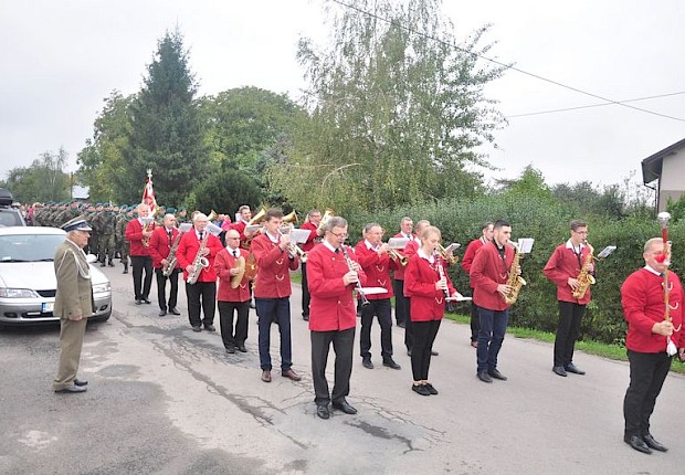 65 rocznica śmierci gen. Jarosza - Kamionki - poświęcenie i odsłonięcie tablicy pamiątkowej