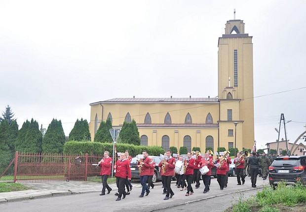 65 rocznica śmierci gen. Jarosza - Kamionki - poświęcenie i odsłonięcie tablicy pamiątkowej
