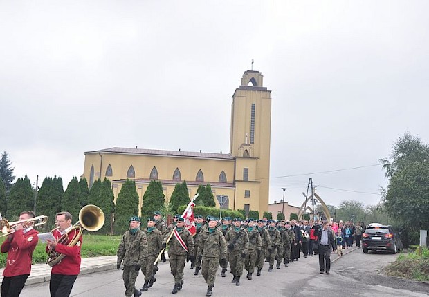 65 rocznica śmierci gen. Jarosza - Kamionki - poświęcenie i odsłonięcie tablicy pamiątkowej