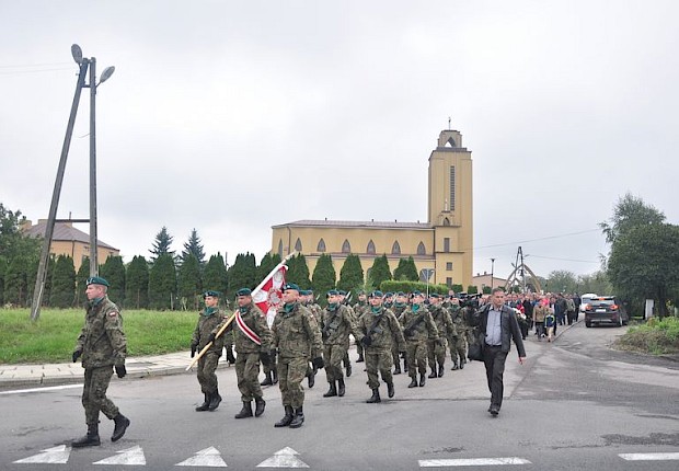 65 rocznica śmierci gen. Jarosza - Kamionki - poświęcenie i odsłonięcie tablicy pamiątkowej