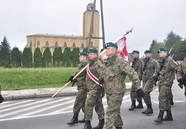 65 rocznica śmierci gen. Jarosza - Kamionki - poświęcenie i odsłonięcie tablicy pamiątkowej