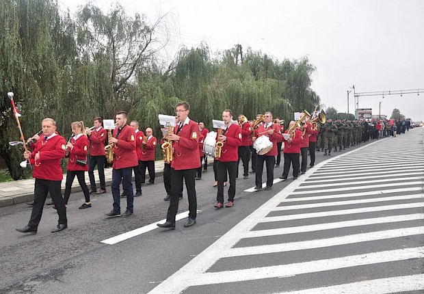 65 rocznica śmierci gen. Jarosza - Kamionki - poświęcenie i odsłonięcie tablicy pamiątkowej