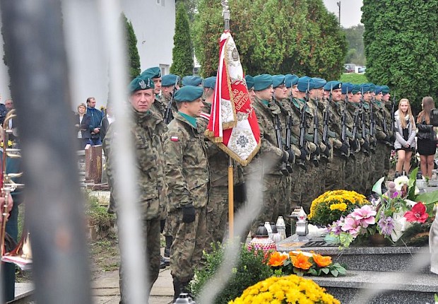 65 rocznica śmierci gen. Jarosza - Kamionki - poświęcenie i odsłonięcie tablicy pamiątkowej