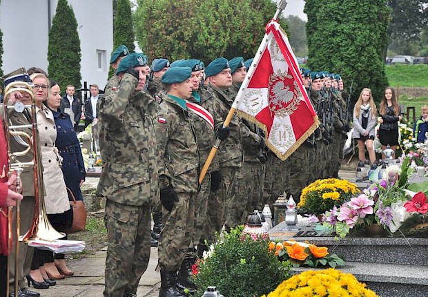 65 rocznica śmierci gen. Jarosza - Kamionki - poświęcenie i odsłonięcie tablicy pamiątkowej