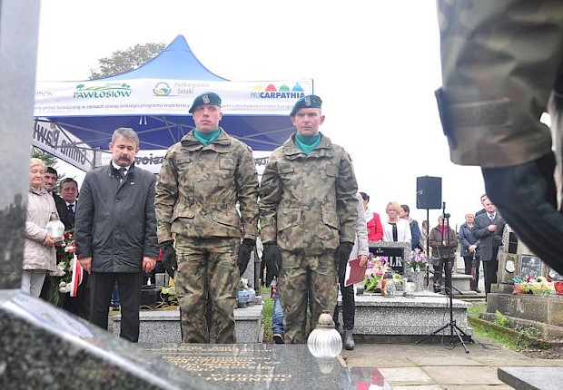 65 rocznica śmierci gen. Jarosza - Kamionki - poświęcenie i odsłonięcie tablicy pamiątkowej
