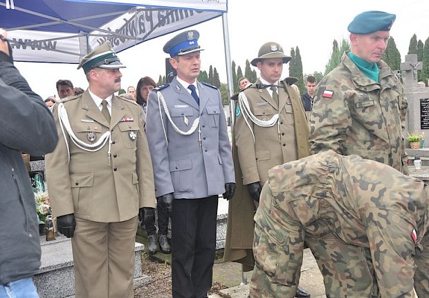 65 rocznica śmierci gen. Jarosza - Kamionki - poświęcenie i odsłonięcie tablicy pamiątkowej