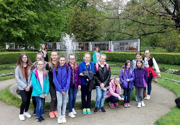 Wycieczka scholi parafialnej z Wierzbnej