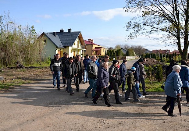 Pielgrzymka do Matki Bożej w lesie