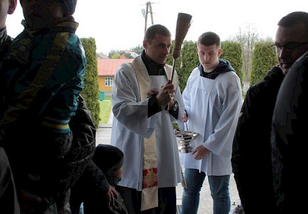 Poświęcenie pokarm&oacute;w wielkanocnych