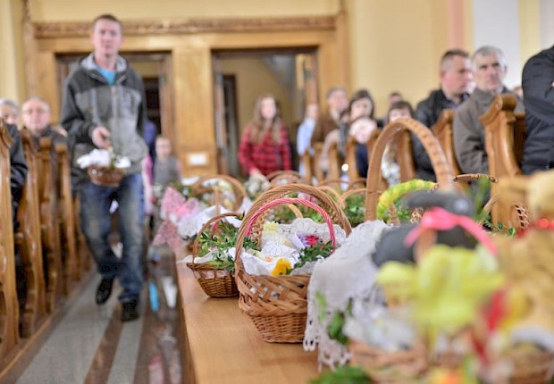 Poświęcenie pokarm&oacute;w wielkanocnych
