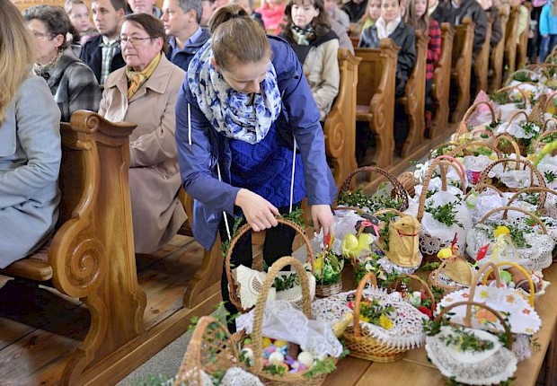 Poświęcenie pokarm&oacute;w wielkanocnych