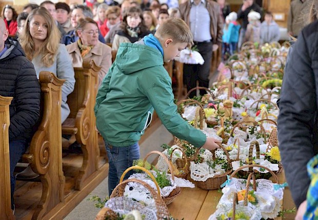 Poświęcenie pokarm&oacute;w wielkanocnych
