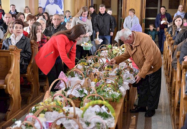 Poświęcenie pokarm&oacute;w wielkanocnych