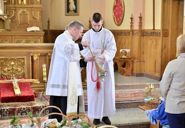 Poświęcenie pokarm&oacute;w wielkanocnych