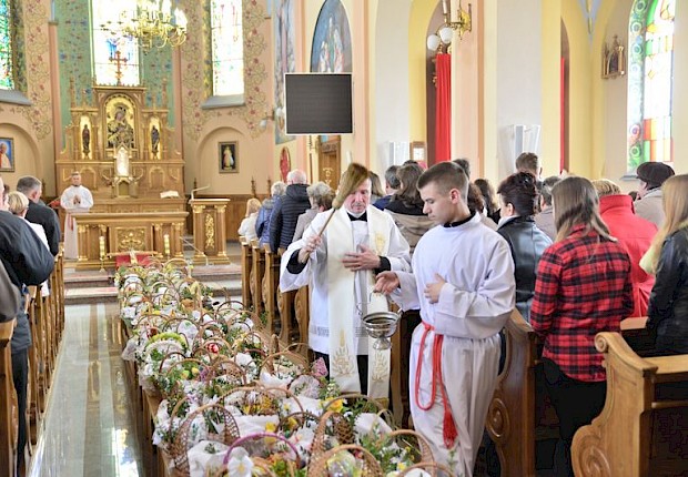 Poświęcenie pokarm&oacute;w wielkanocnych