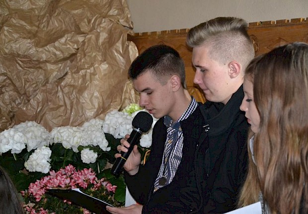 Adoracja przy Grobie Pańskim