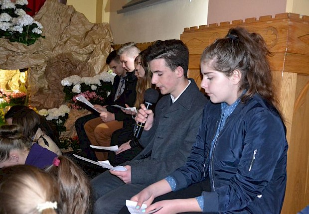 Adoracja przy Grobie Pańskim