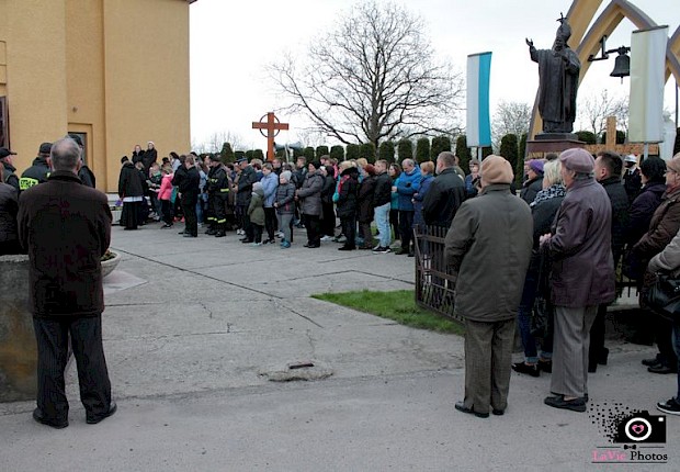 Parafialna droga krzyżowa