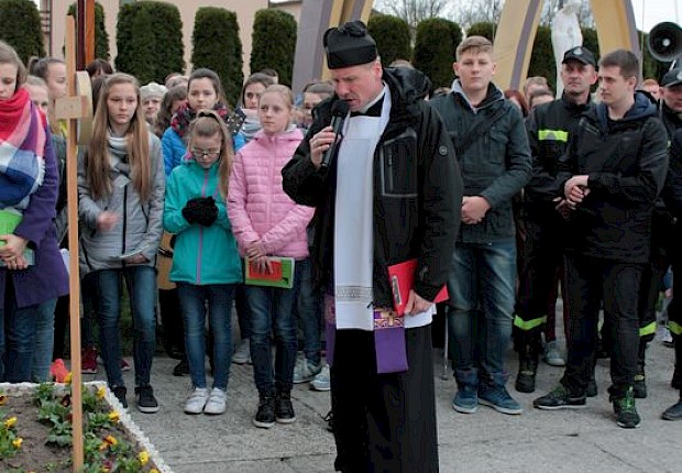 Parafialna droga krzyżowa