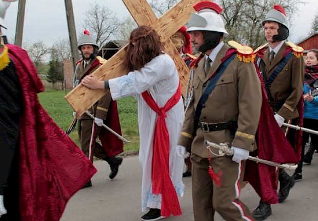 Parafialna droga krzyżowa