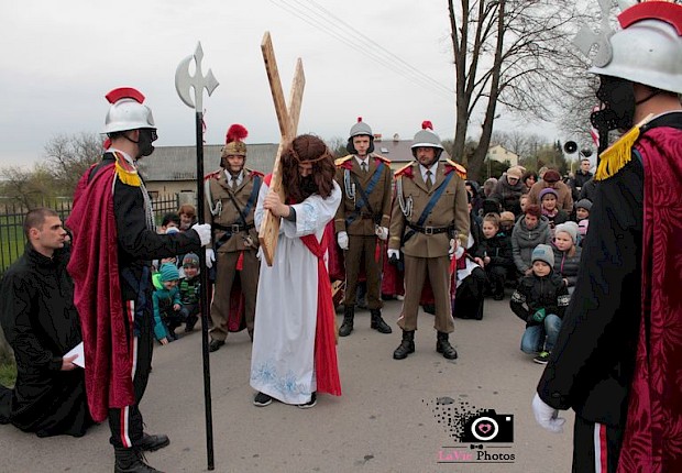 Parafialna droga krzyżowa