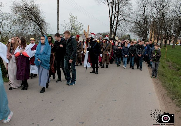 Parafialna droga krzyżowa