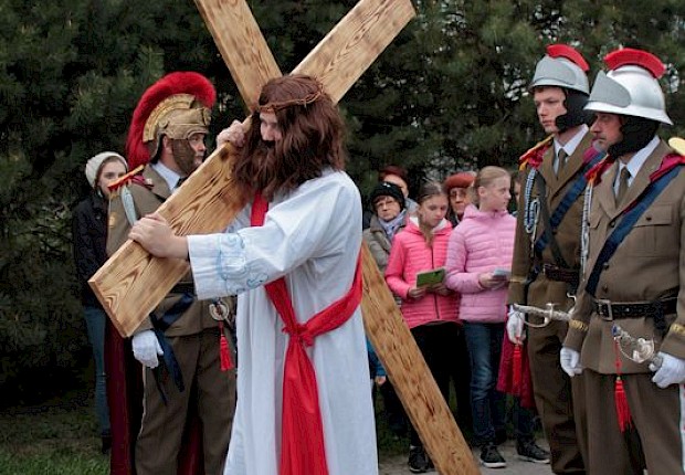 Parafialna droga krzyżowa