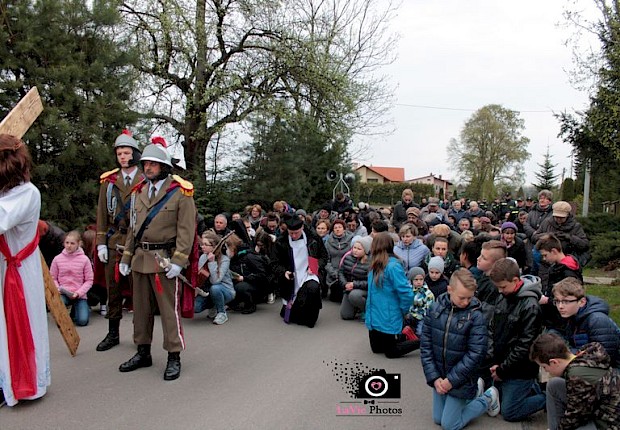 Parafialna droga krzyżowa
