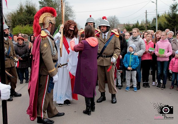 Parafialna droga krzyżowa