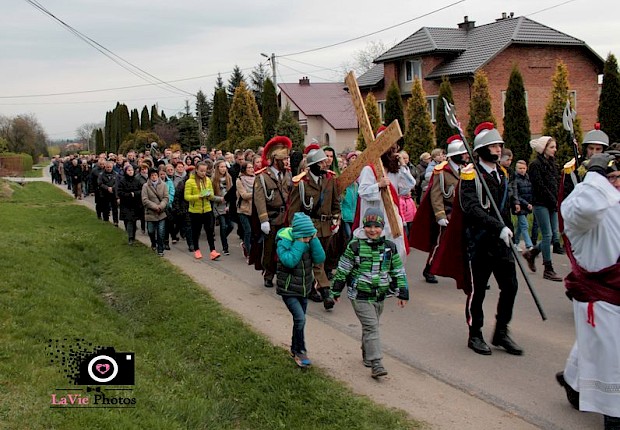 Parafialna droga krzyżowa