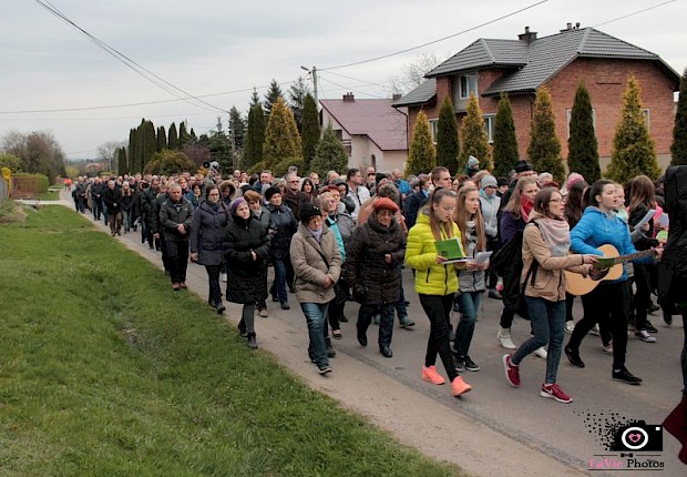 Parafialna droga krzyżowa