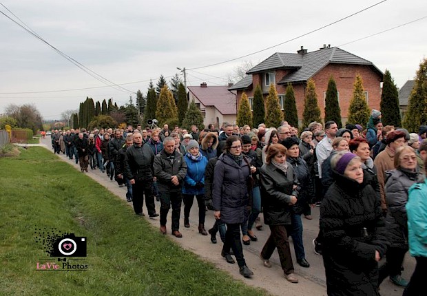 Parafialna droga krzyżowa