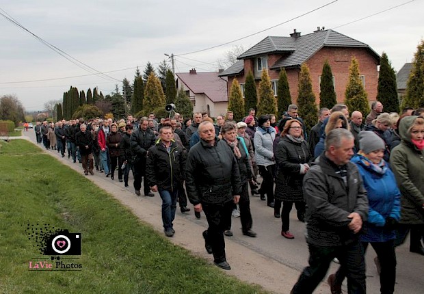 Parafialna droga krzyżowa
