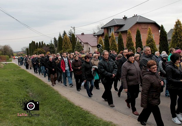 Parafialna droga krzyżowa