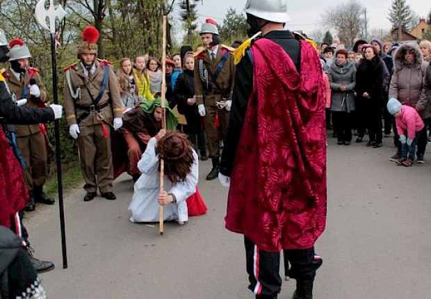 Parafialna droga krzyżowa