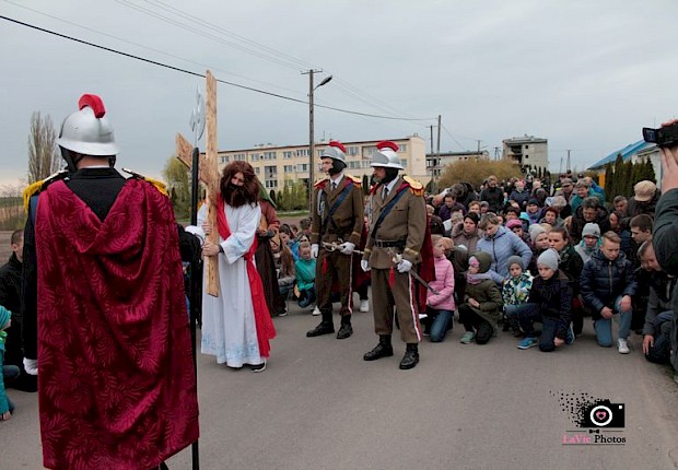 Parafialna droga krzyżowa