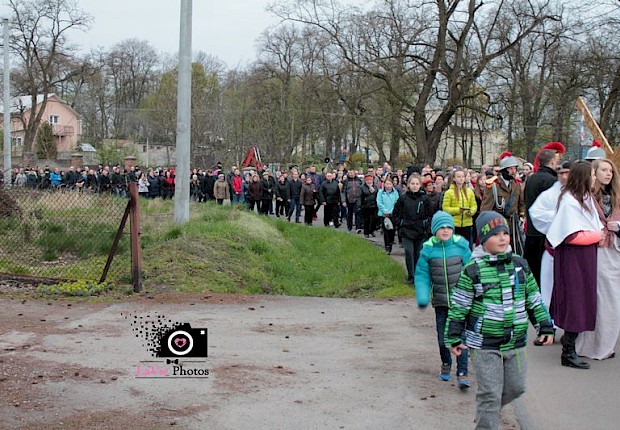 Parafialna droga krzyżowa