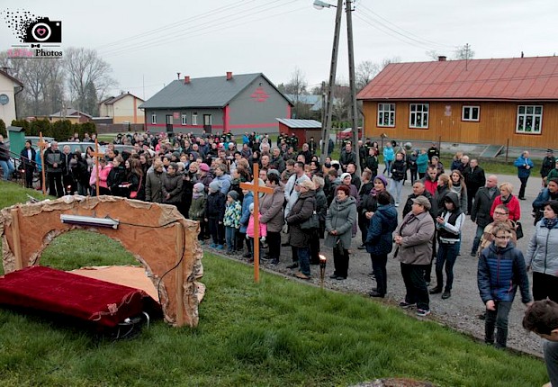 Parafialna droga krzyżowa