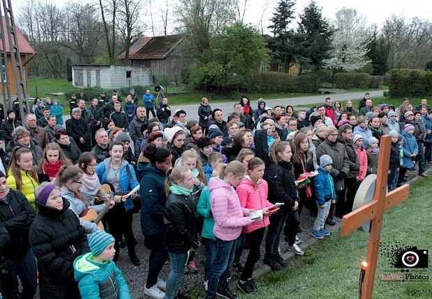 Parafialna droga krzyżowa