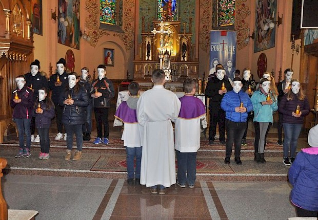 Młodzieżowa doga krzyżowa