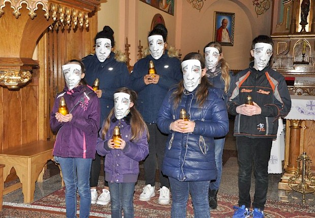Młodzieżowa doga krzyżowa