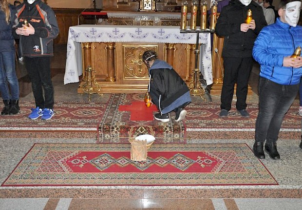 Młodzieżowa doga krzyżowa